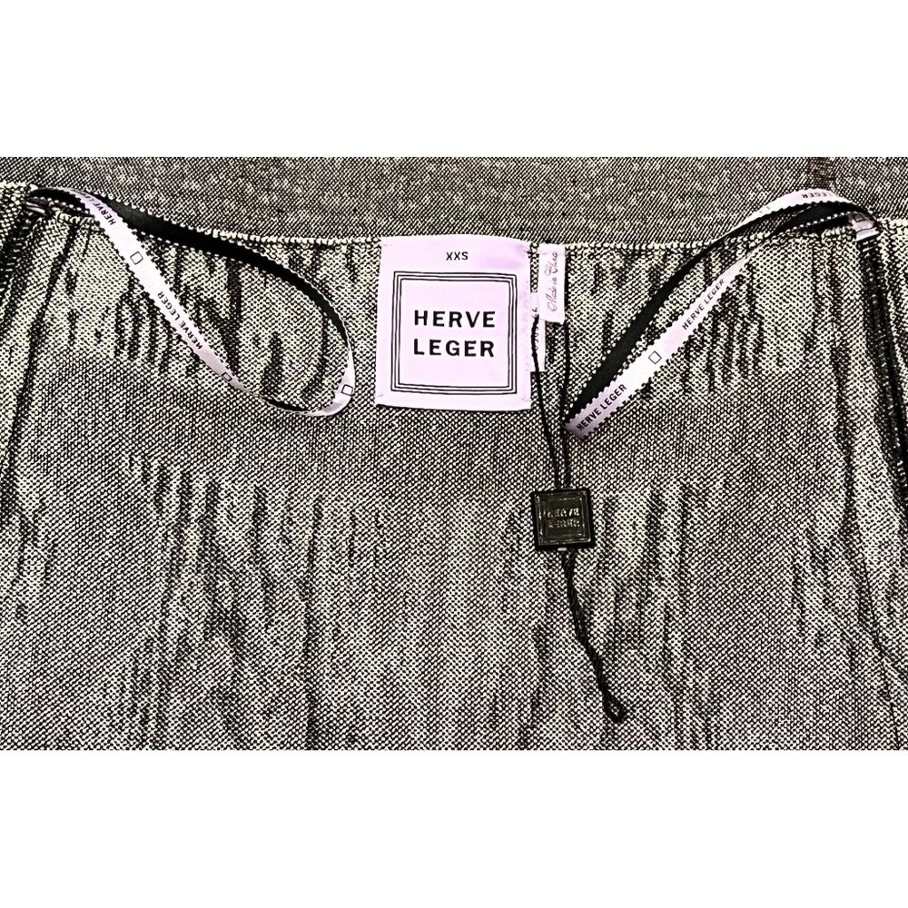 Herve Leger Two Piece Elegant Black and Gray Patterned Skirt Set - Picture 7 of 10